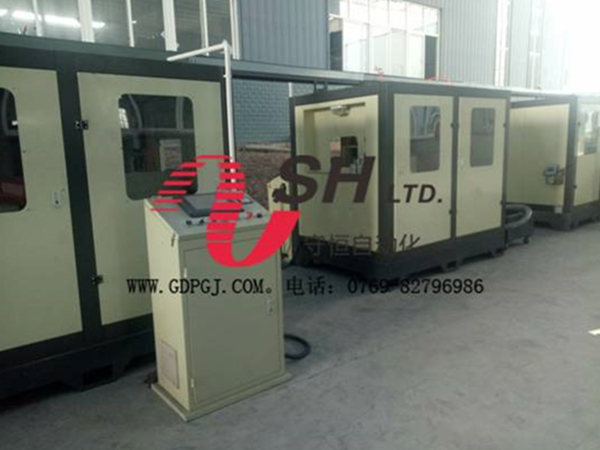 6臺數控砂光機裝車發往國內最大安防制造企業 6臺數控砂光機裝車發往國內最大安防制造企業