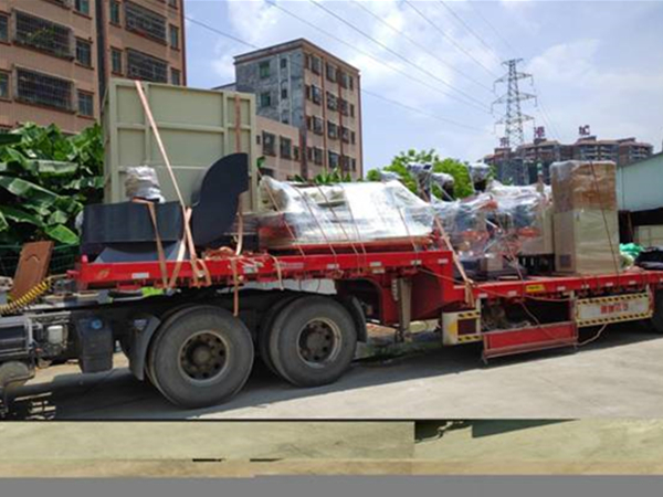 自動拋光機發往蘇州大型鋅鋁合金壓鑄企業